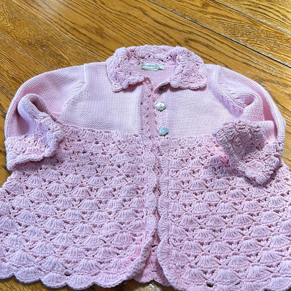 2H KNITS pink long style cardigan.  Pretty flower shaped buttons.  No size tag.